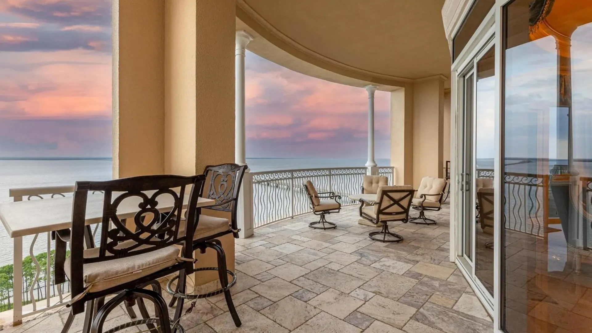 Exquisite Penthouse Masterpiece Waterfront Apartment Destin