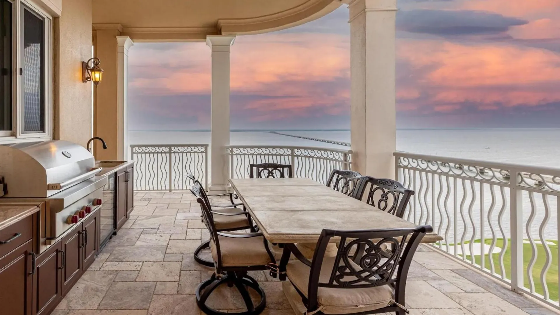 Exquisite Penthouse Masterpiece Waterfront Apartment Destin 0*,  United States