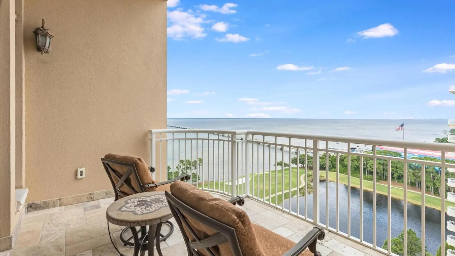데스틴 Exquisite Penthouse Masterpiece Waterfront 아파트